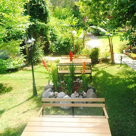 Guest house Arya